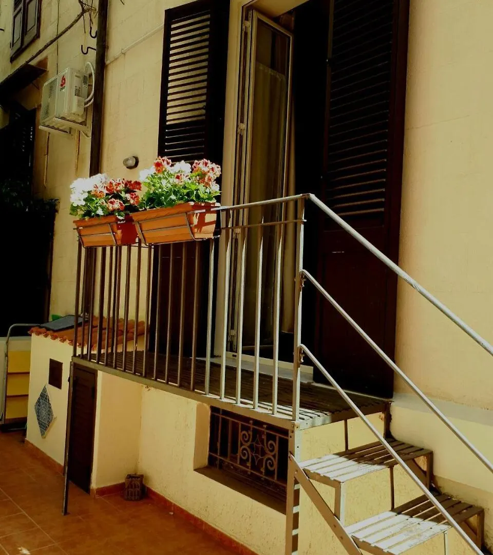 Rabbad Apartments Palermo 0*,  Italia